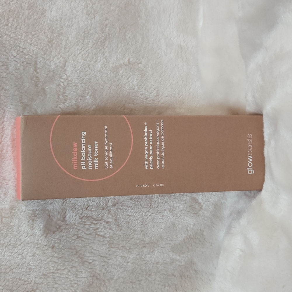 GLOWOASIS. milkdew pH balancing moisture milk toner.
